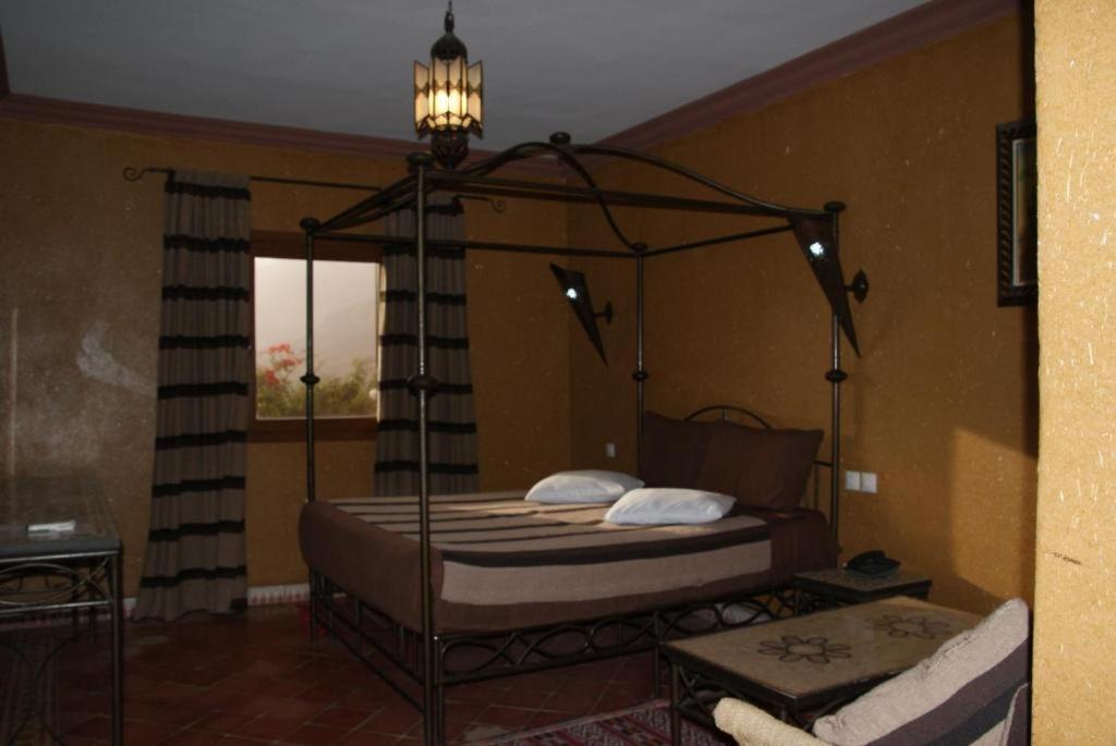 Hotel Click Excursions Tafraoute Taddart Exterior foto